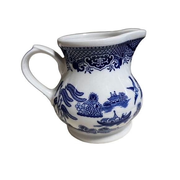 VTG Blue Willow Coffee Creamer Made in England - Picture 1 of 6